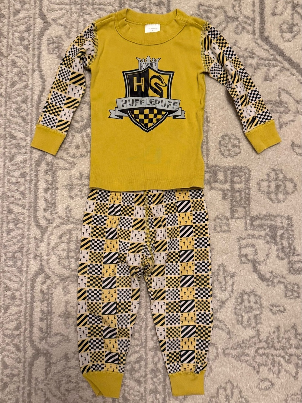 Hanna Andersson Harry Potter Hufflepuff Yellow & Black Pajama Set, 2T